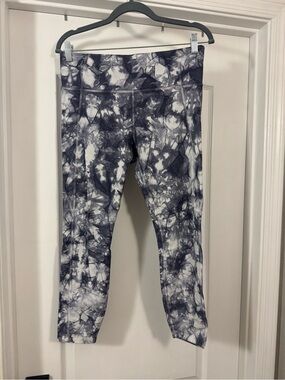 Athleta Charcoal and White Tie-Dye Leggings